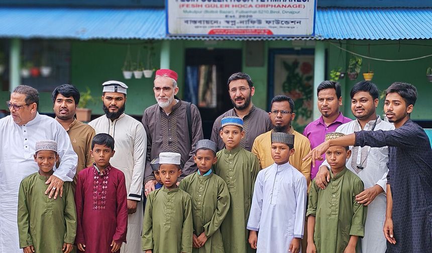 Yetimler Vakfı Genel Başkanı Karavil'den, Bangladeş'te yetimlere ziyaret