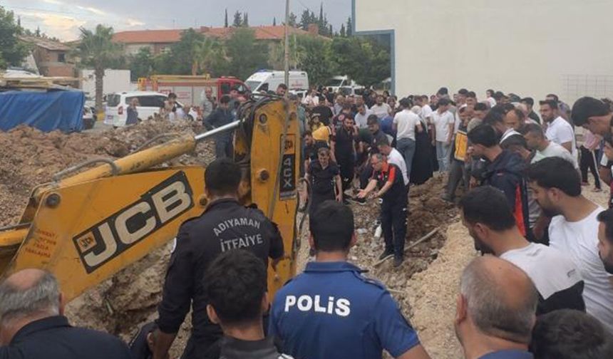 Baba ve oğlu göçük altında kaldı: 2 yaralı