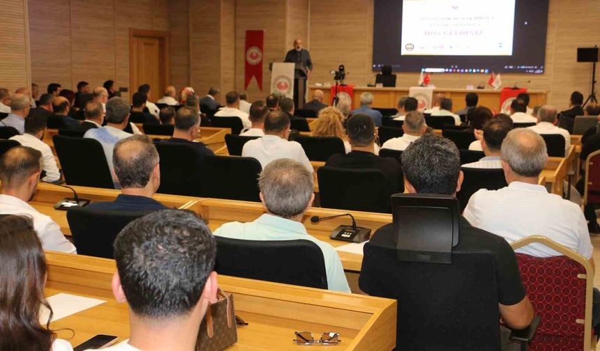 Diyarbakır'da küresel miyop tehdidi ve sektörün geleceği masaya yatırıldı