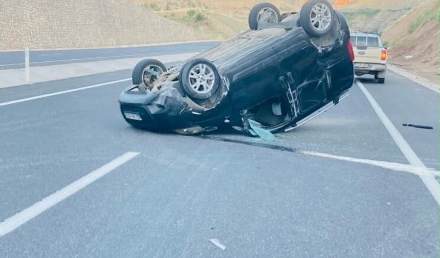 Adıyaman'da otomobil takla attı: 2 yaralı