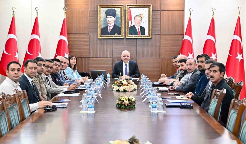 Diyarbakır'da anız yangınlarının önlenmesine yönelik toplantı