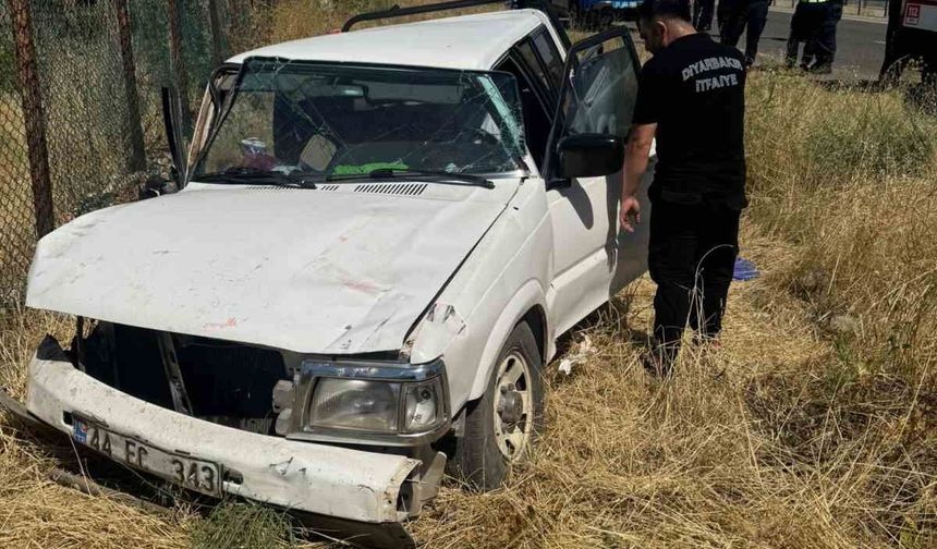 Diyarbakır'da pikap yoldan çıkıp takla attı: 7 yaralı