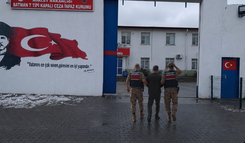 Diyarbakır'dan getirdikleri kenevirlerle suçüstü yakalandılar