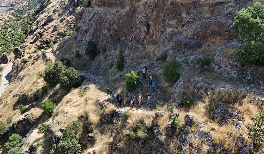 Kokartlı rehberler 541 kilometrelik Kral Yolu rotasını gezdi