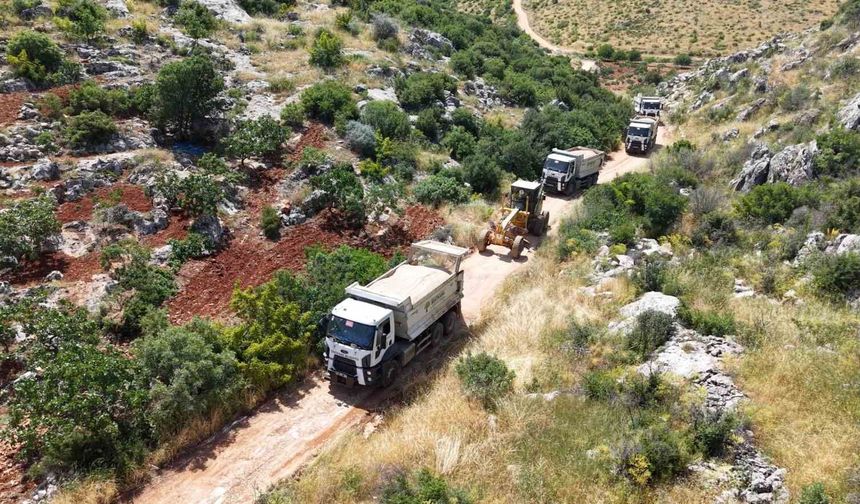 Şehitkamil'de arazi yolları açma çalışmaları sürüyor