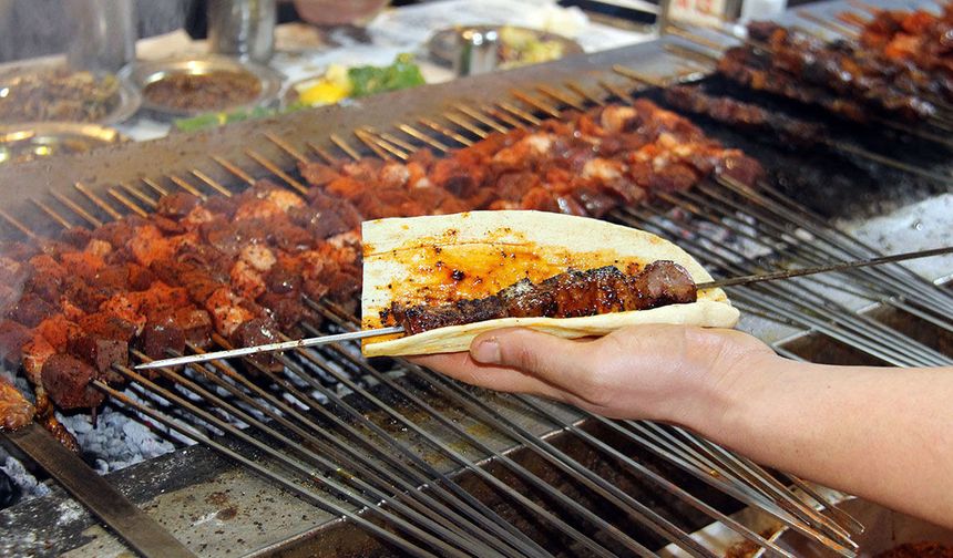 Kahvaltıdan akşam yemeğine: Diyarbakır'ın vazgeçilmezi ciğer kebabı