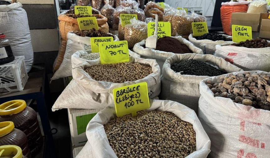 Diyarbakır'da kuruyemiş pazarına yoğun ilgi