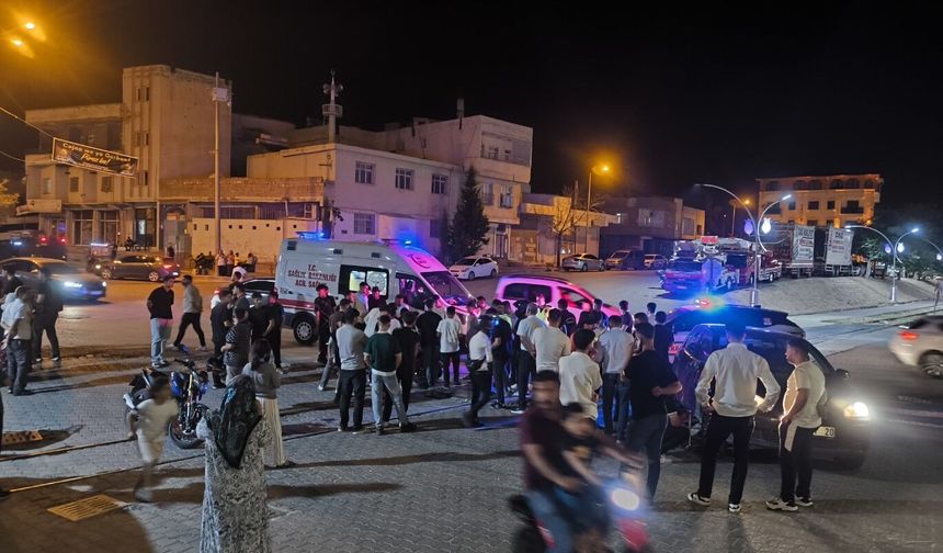 Mardin’de otomobil  ile motosiklet çarpıştı: 2 ağır yaralı