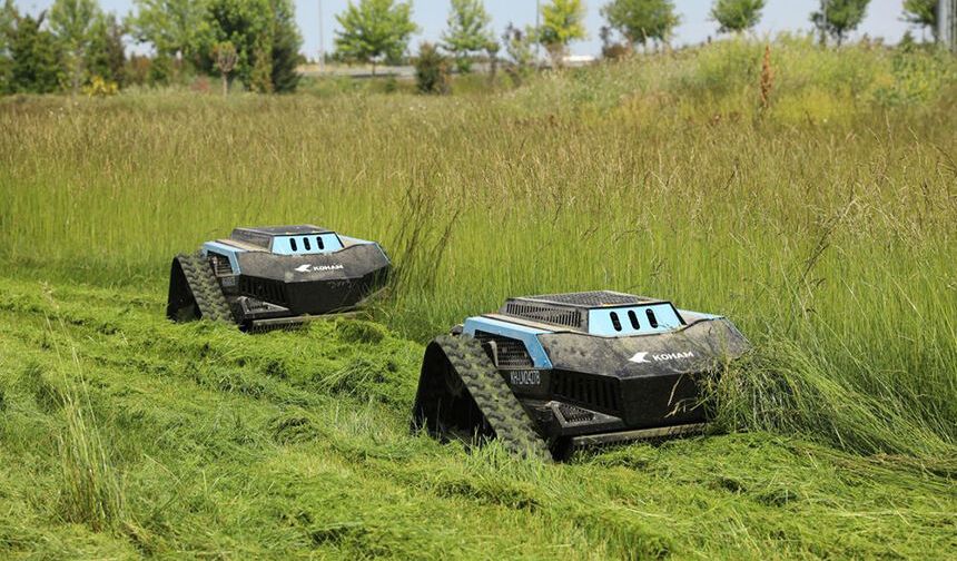 Diyarbakır'da çim ve ot bakımında robot dönemi