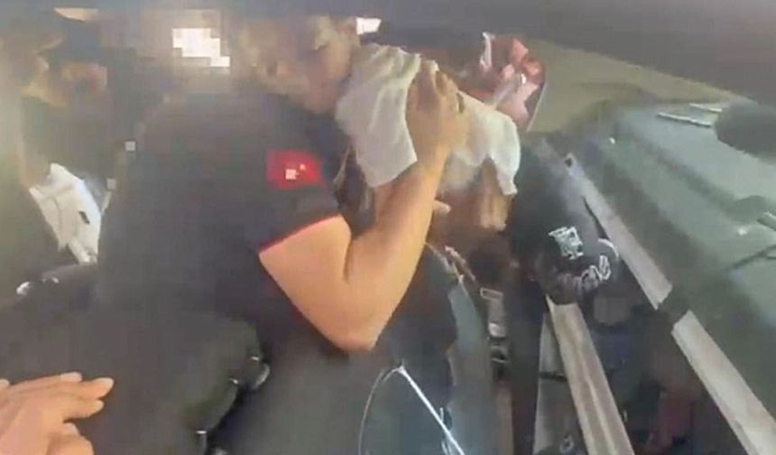 Şanlıurfa’da bagajda mahsur kalan çocuk kurtarıldı