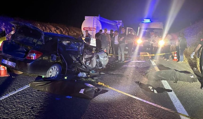 Şanlıurfa'da kafa kafaya feci kaza: 2 ölü, 6 yaralı