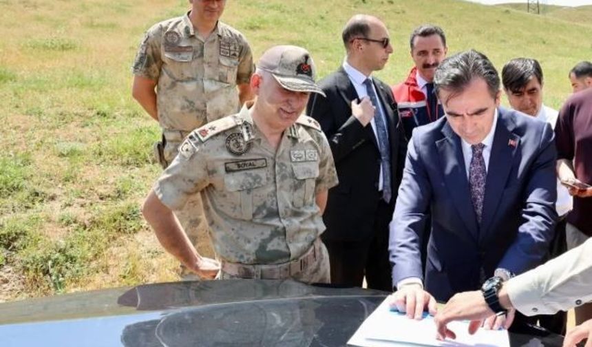 Vali, bin 200 askerin şehit olduğu mekanı ziyarette bulundu