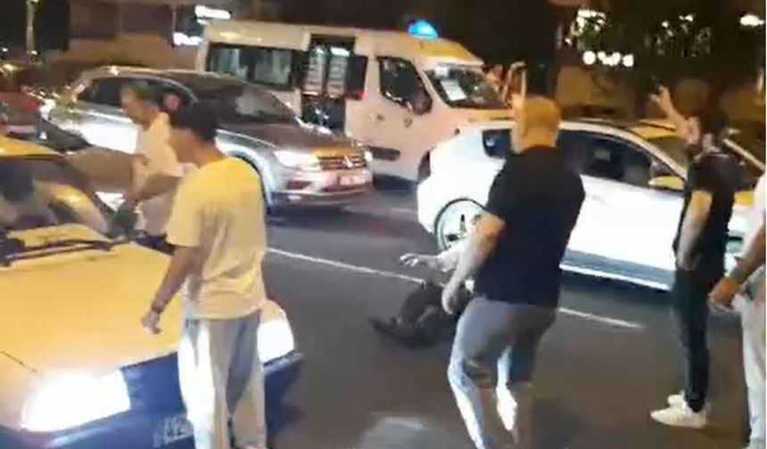 Diyarbakır'da kazada kaybettikleri yakınları için yolu ulaşıma kapattılar