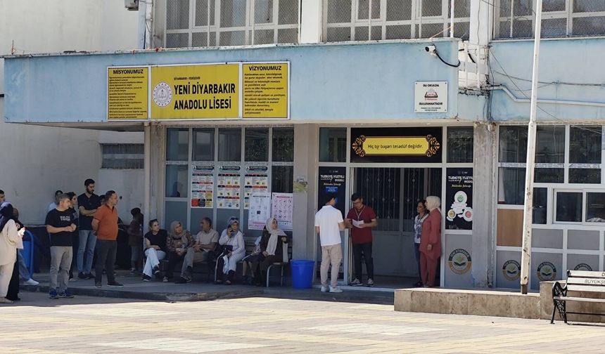 Diyarbakır’da YKS’nin ikinci oturumu başladı
