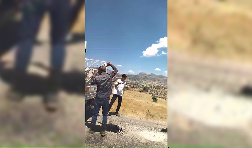Belediyeden umudu kesince yollarını kendi imkanlarıyla onardılar