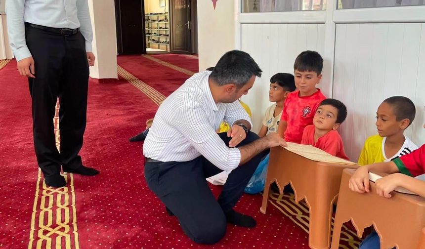 Dicle Kaymakamı Atış, Kur'an kursu öğrencileriyle bir araya geldi