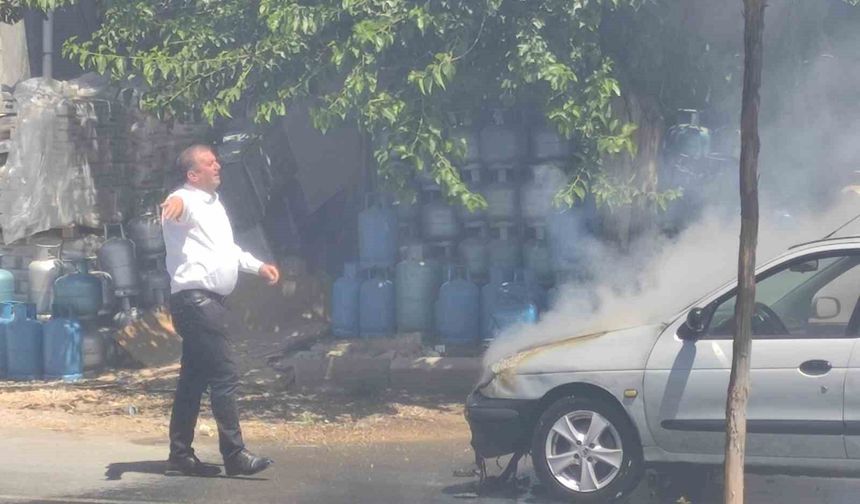 Diyarbakır'da otomobil bomba gibi patladı