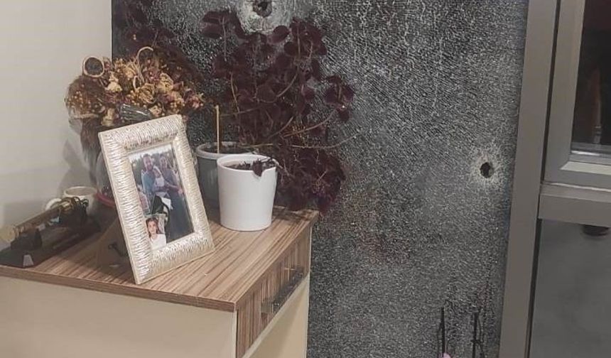 Diyarbakır'daki özel hastaneye kurşun yağdırdılar