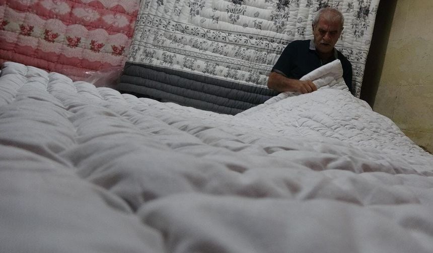Bir meslek daha ölmek üzere: Yorgan yapacak çırak bulunamıyor!