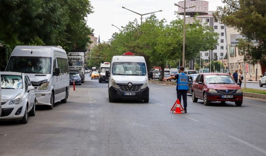 Diyarbakır'da bazı toplu taşıma araçları trafikten men edildi