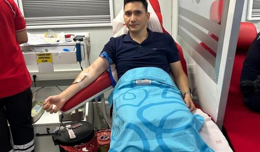Diyarbakır'da kaymakamdan kan bağışı