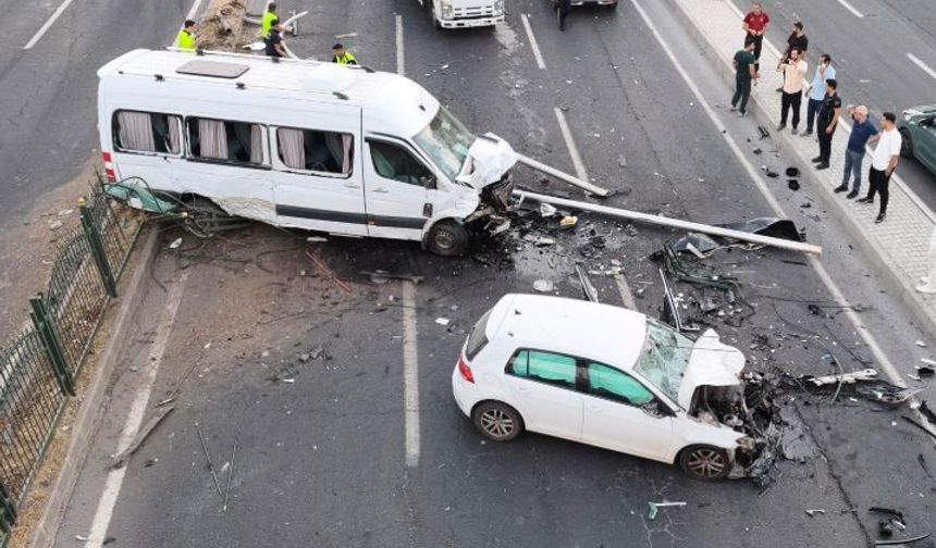 Diyarbakır'da zincirleme kaza: 2 ağır yaralı