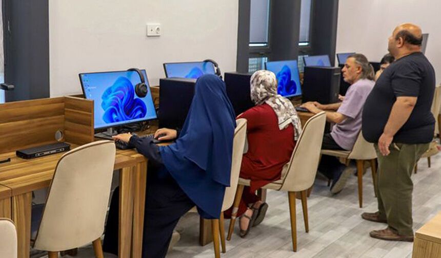 Diyarbakır'da görme engellilere bilgisayar eğitimi