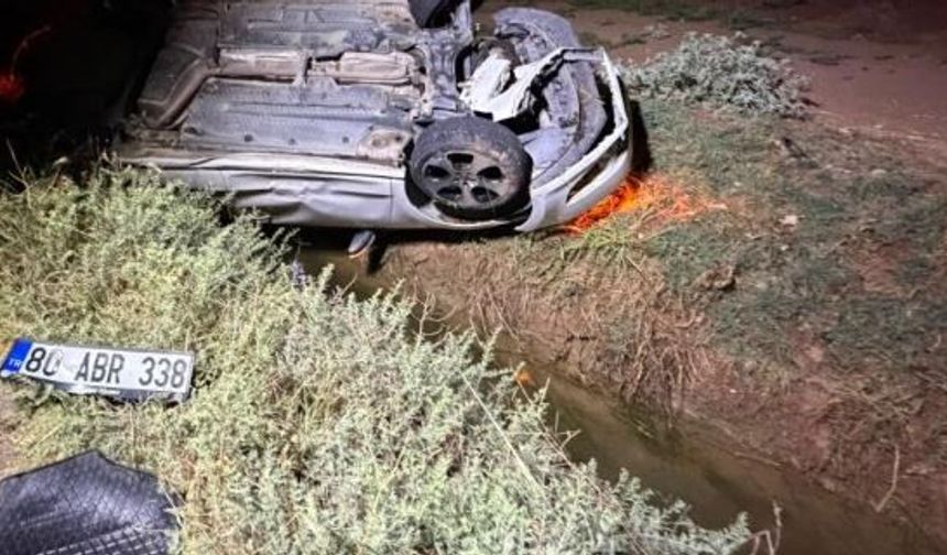 Mardin'de otomobil takla attı: 3 kişi yaralandı