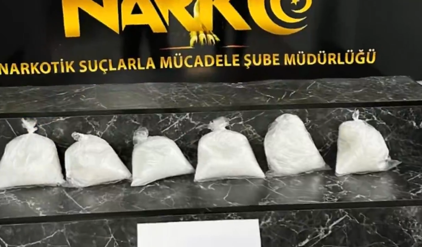 Şırnak'ta tırda 5,8 kilo metamfetamin ele geçirildi