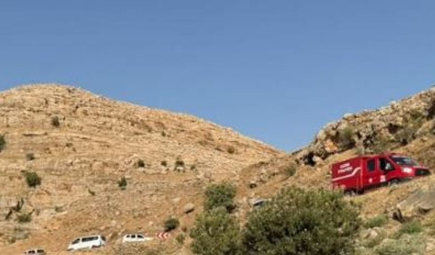 Şırnak'ta otomobil şarampole yuvarlandı: 2 ölü, 2 ağır yaralı