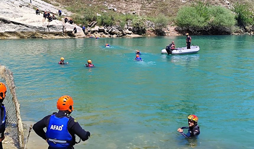 Diyarbakır'da sulama kanalına giren gençten haber alınamıyor