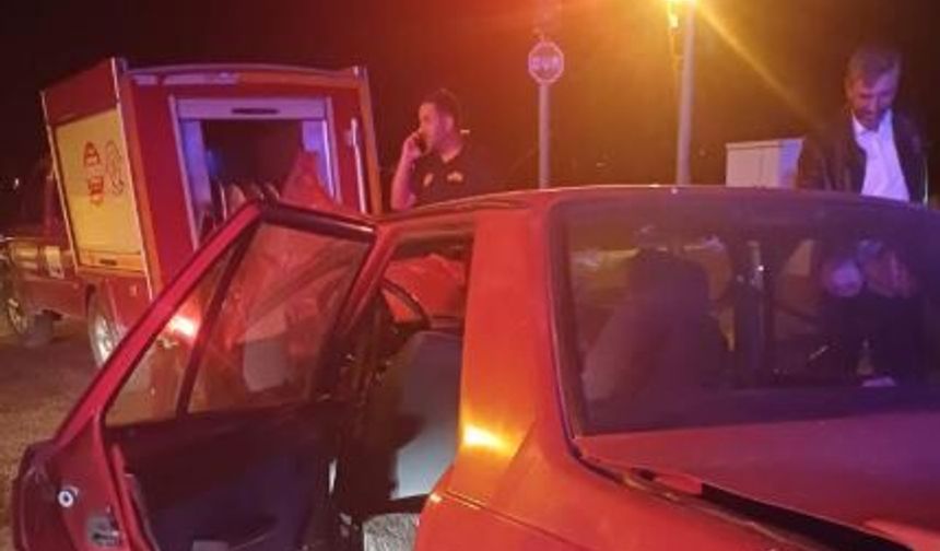 Van'da iki otomobil çarpıştı: 7 kişi yaralandı