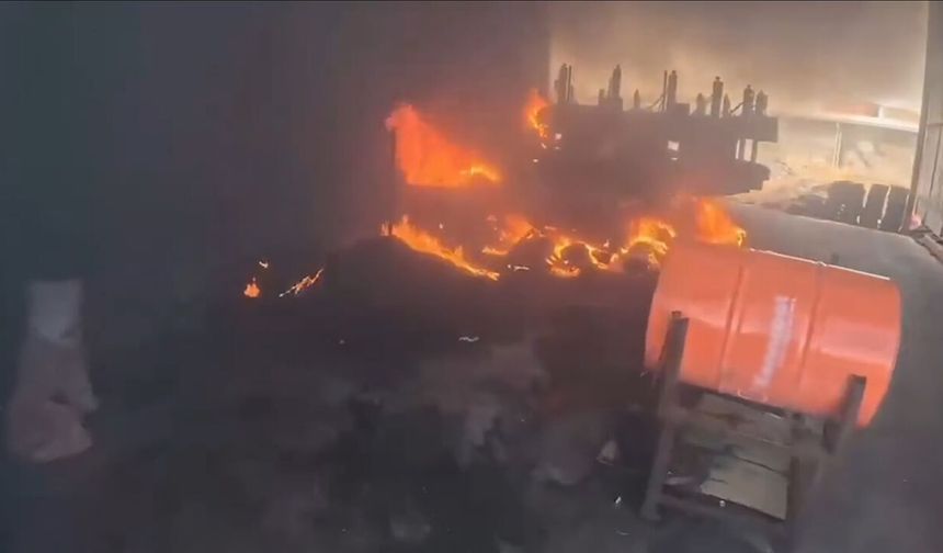 Diyarbakır'da geri dönüşüm fabrikasında yangın
