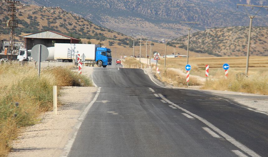 Yıllardır bitmeyen Diyarbakır-Hani yolu tepki çekiyor
