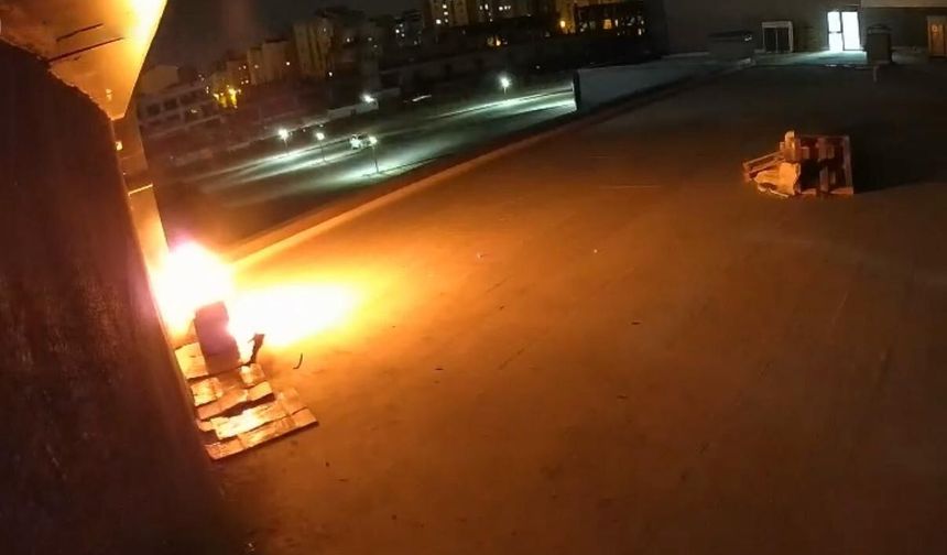 Plazada nargile közünün neden olduğu yangının görüntüleri ortaya çıktı