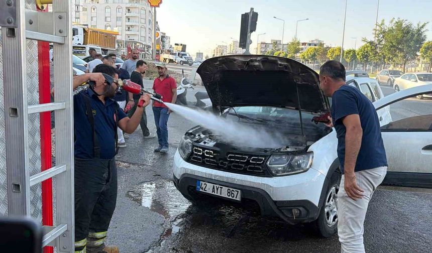 Adıyaman-Diyarbakır karayolunda alev alan araç paniğe yol açtı