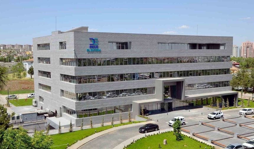 Dicle Elektrik'ten LGS'de üstün başarı gösteren öğrencilere burs desteği
