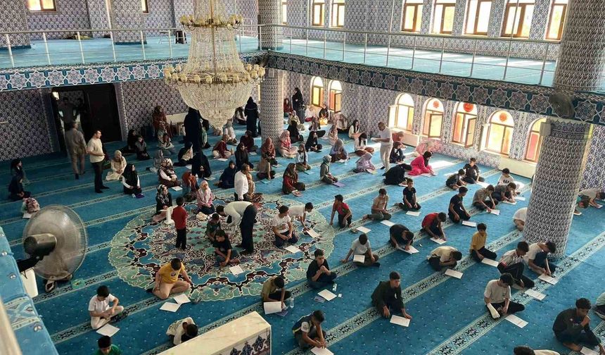 Dicle'de yaz Kur'an kursları arası bilgi yarışması yapıldı
