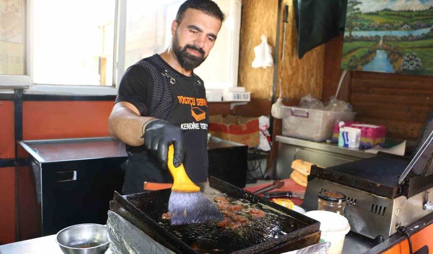Diyarbakır'da 65 dereceyi bulan sıcaklıkta 'ekmek' mesaisi