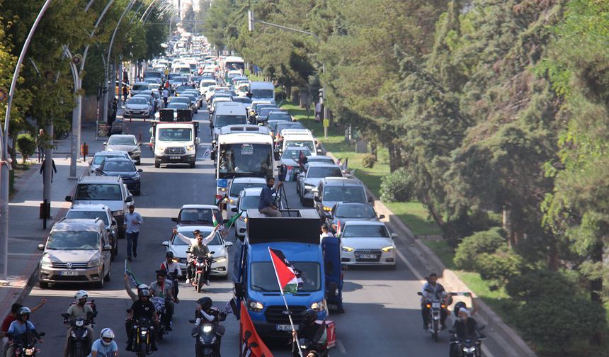 Bosna'dan yola çıkan Filistin Konvoyu'na Diyarbakır'da büyük destek