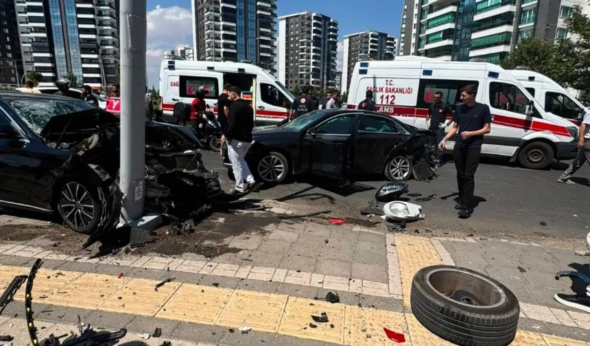 Diyarbakır'da 2 otomobil çapıştı: Ölen kişinin adı belli oldu