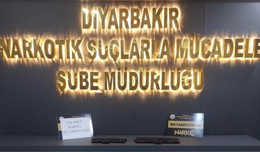 Diyarbakır'da midelerinde 188 kapsülle yakalanıp tutuklandılar