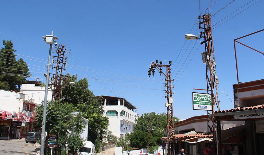 Eğil'in 30 yıllık elektrik altyapısı yenilensin çağrısı