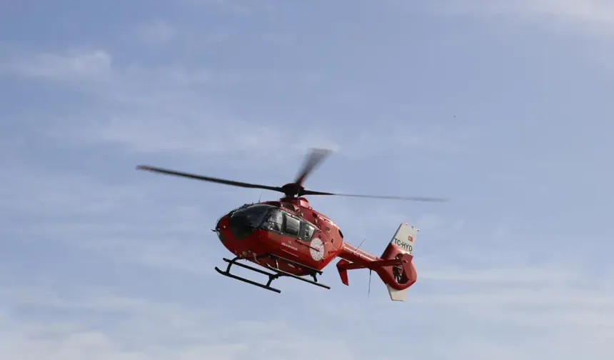 Gaz lambası yağı içen çocuk helikopter ambulansla Diyarbakır'a sevk edildi