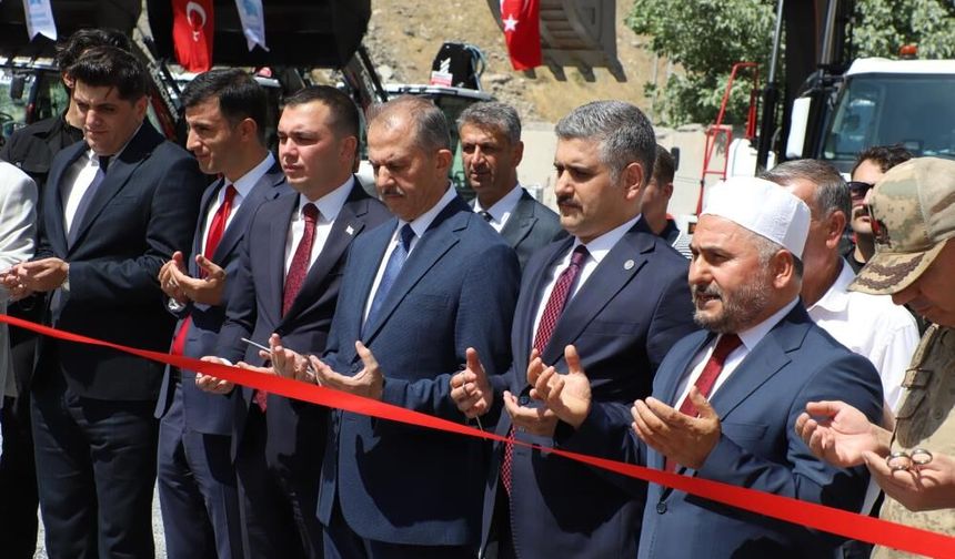 Hakkâri'ye 20 yeni araç ve iş makinesi kazandırıldı