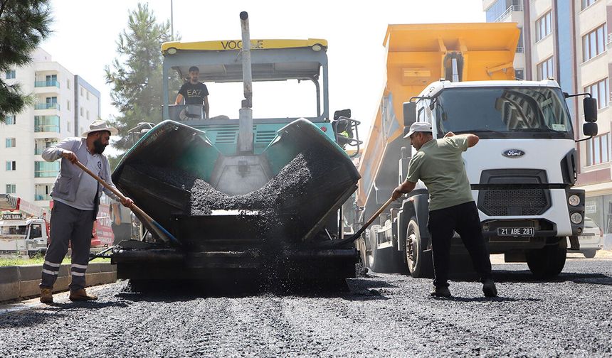 Diyarbakır'da 10 ayrı caddede asfalt çalışması