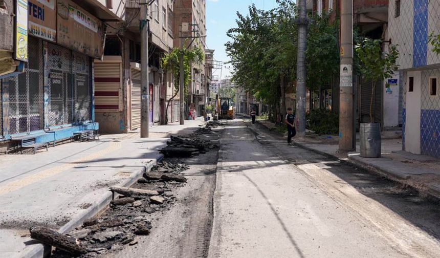 Bağlarda 5 cadde sıcak asfaltla yenileniyor
