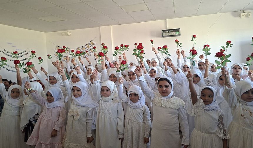 Diyarbakır'da Kur'an-ı Kerim öğrenen minikler için kapanış programı düzenlendi