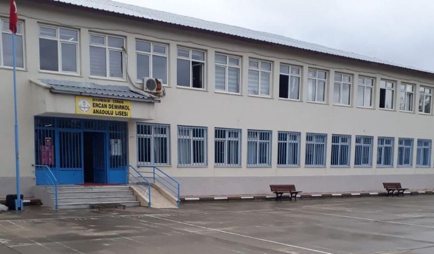 Çermik’te 63 yıllık okul yıkılıyor