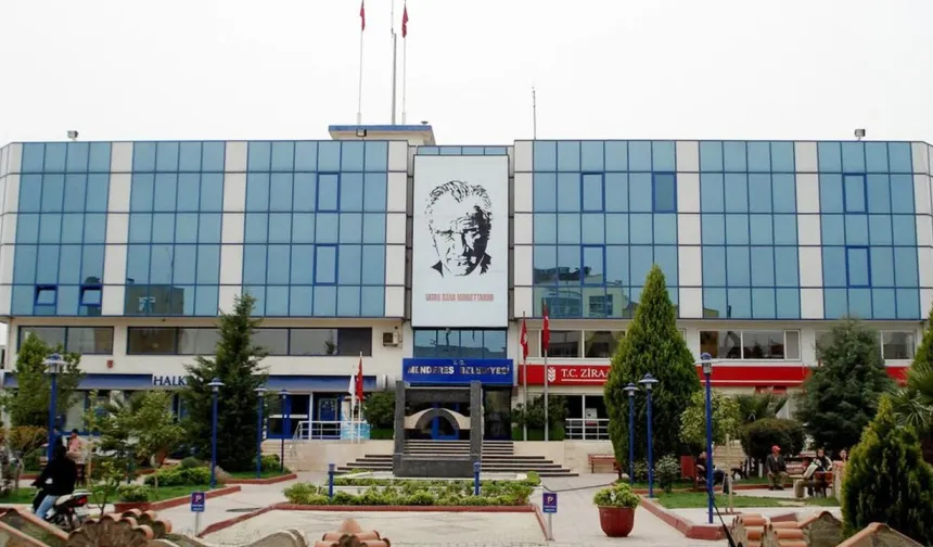 Menderes Belediyesi soruşturmasında 7 tutuklama